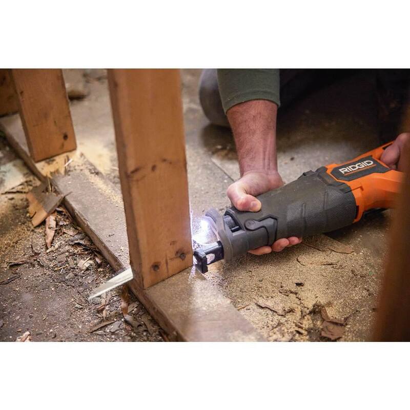 Kit de sierra recíproca inalámbrica RIDGID 18V Brushless con batería de iones de litio de salida máxima de 18V 4.0 Ah - R8647B-AC840040