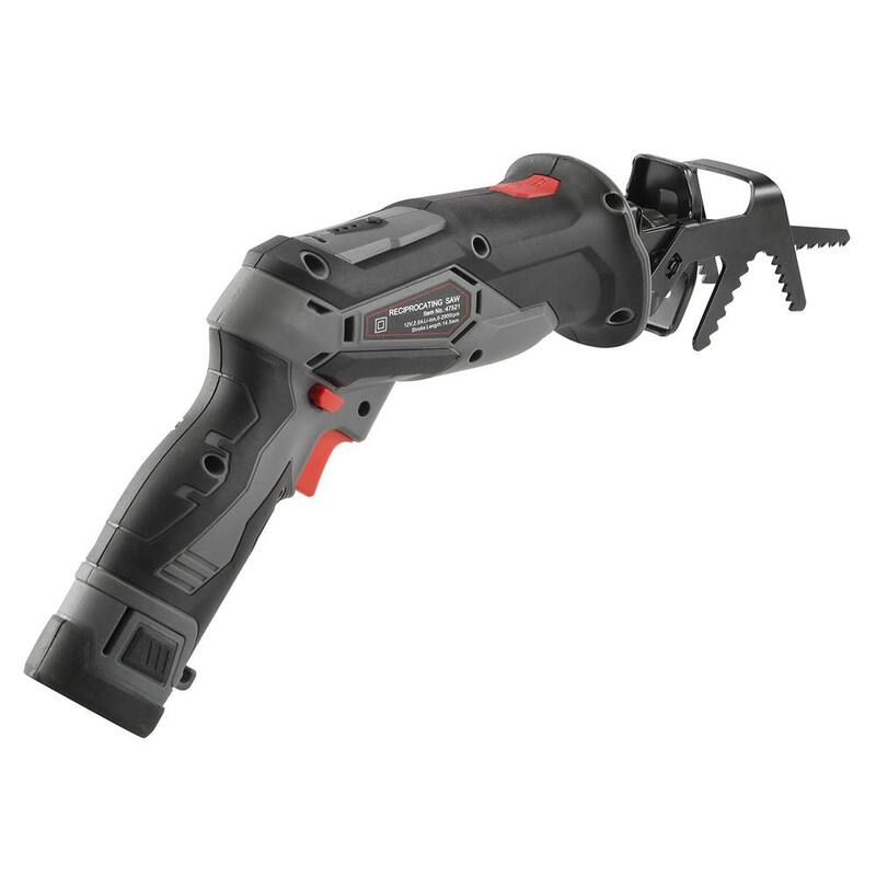 Sierra alternante inalámbrica de voltaje variable de 12 voltios XtremepowerUS con mordaza de sujeción, batería de iones de litio de 2.0 Ah y 3 hojas de sierra - 47521