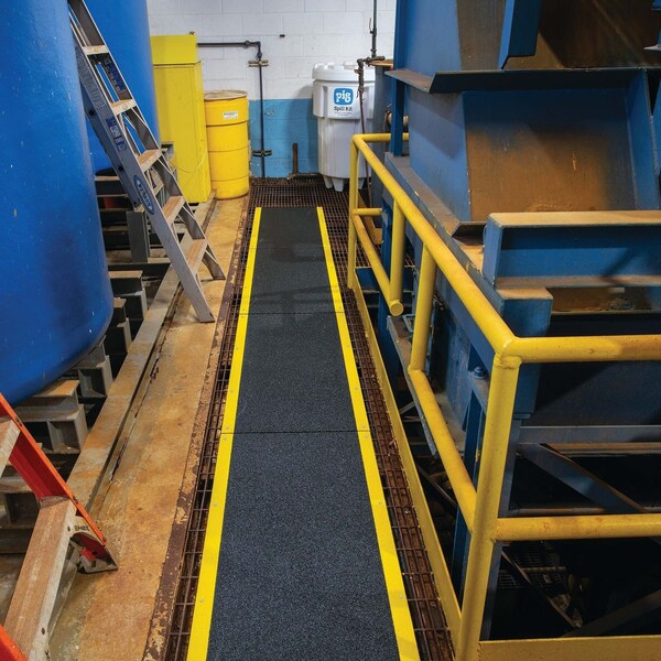 Pig Traction Mat Black, 4 ft W x 4 ft L, 3/16 in Thick - FLM5002-BWY