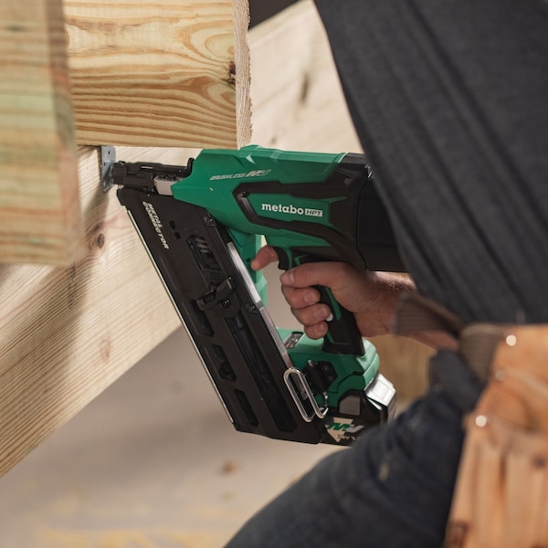 Metabo Hpt 36V MV Cordless Brushless Metal Connector Nailer Kit - NR3665DAM