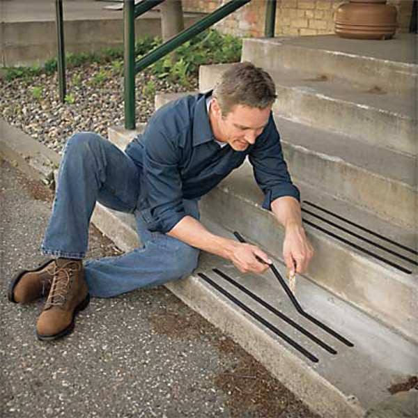 3M Anti-Slip Tread Mineral Coated; Substrate: Plastic Film 60 Grit Size, Black, 5-1/2" W x 5-1/2" L - 610-5.5