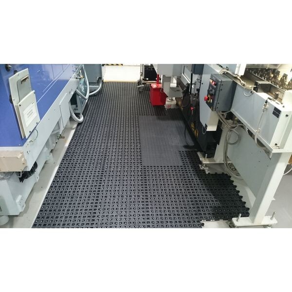 Wearwell Vinyl, 18 in W x 18 in L, 10 PK - 560