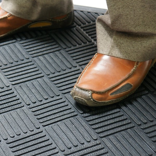 Rubber-Cal Commercial Entrance Mat, Rubber, 2.5mm Thick, Black, 3 ft W x 4 ft L - 03-235-CH-3X4