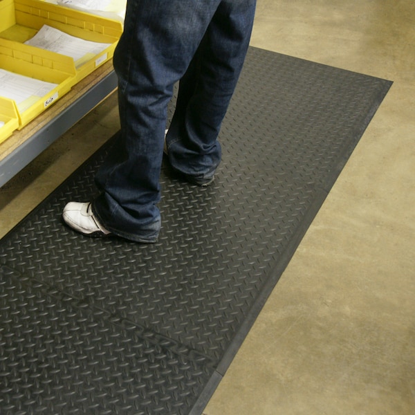 Rubber-Cal "Foot-Rest" Interlocking Anti-Fatigue Floor Mat - 1/2 in x 28 in x 31 in - Finished Tile - 03_146_WEB