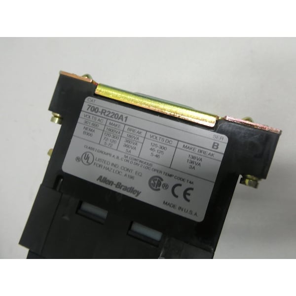 Relevador de control Allen Bradley 115-120V-AC - 700-R220A1