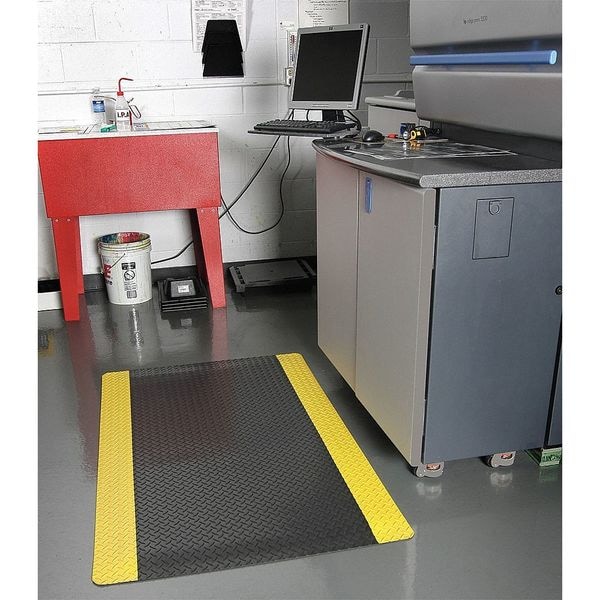 Notrax Antifatigue Mat, 5 ft. L x 3 ft. W, 9/16" Thickness, Nitrile Rubber, Diamond Plate, Black/Yellow - 490S0035YB