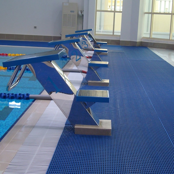 Durable Corp Anti-Slip Barefoot, Self Draining Matting 3'x33' Ocean Blue - H2K3X33BLU