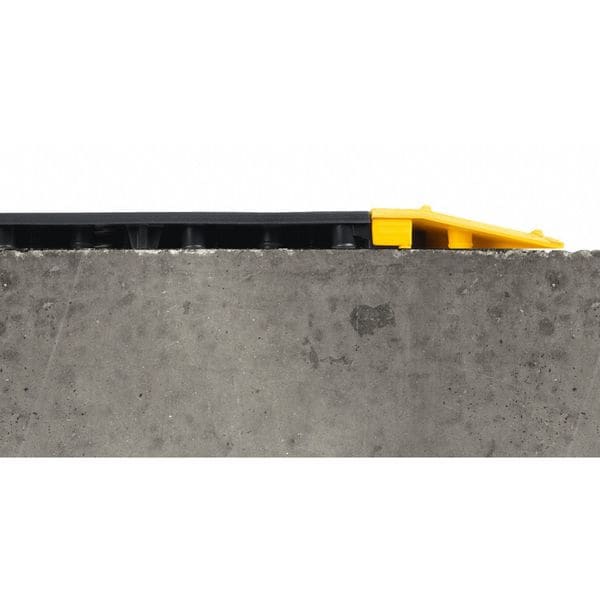 Wearwell Interlocking Drainage Mat Tile, Vinyl, 12 in W x 12 in L, 5/8 in Thick, 20 PK - 540