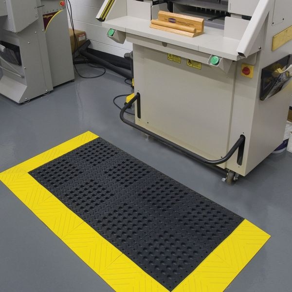 Notrax Interlocking Drainage Mat, 3 ft L x 3 ft W, 1 in Thickness, PVC, Diamond, Black - 620S3636BY