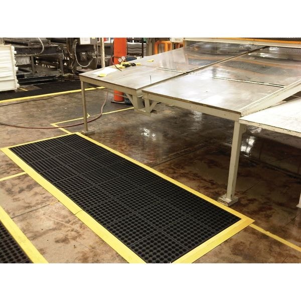 Wearwell Interlocking Drainage Mat Tile, 3 ft W x Grease Resistant Natural Rubber, Black - 572