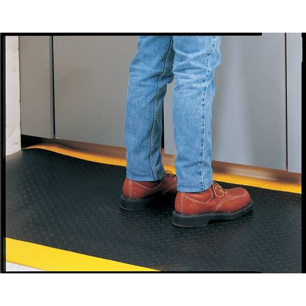 Notrax Antifatigue Mat, 5 ft. L x 3 ft. W, 1/2" Thickness, Closed Cell PVC Foam, Bubble, Black/Yellow - 417S0035BY