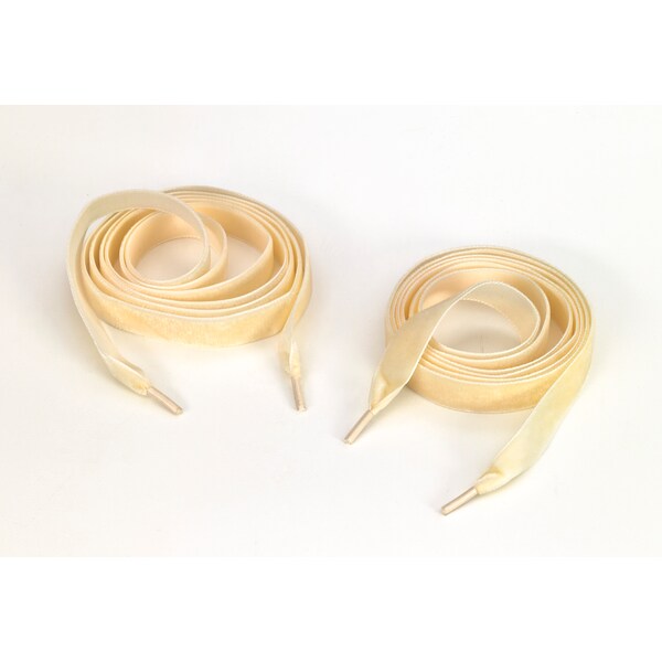 Pearl Velvet 5/8 In Tipped Laces, 54 In Lengths, Ivory (2Pk) - M8900-0003-54V