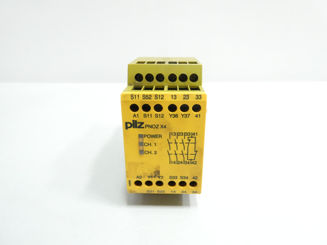 PILZ PNOZ X4 774730 24V-DC SAFETY RELAY - MRO INDUSTRIAL