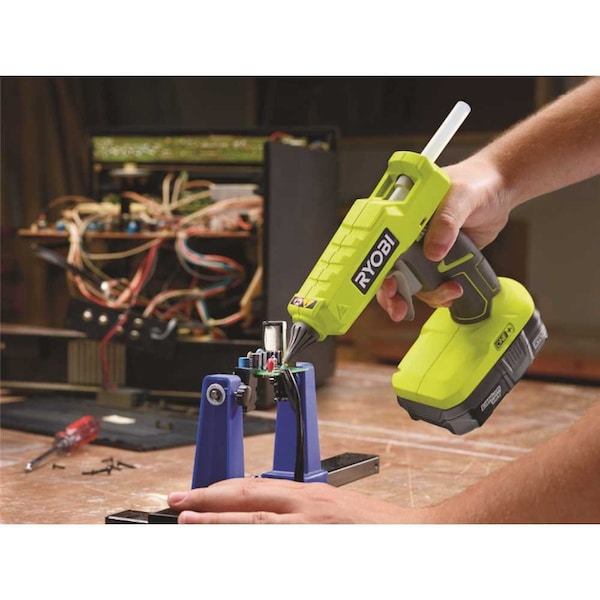 Ryobi 18-Volt ONE+ Cordless Full Size Glue Gun Tool-Only with 3 General Purpose Glue Sticks - P305