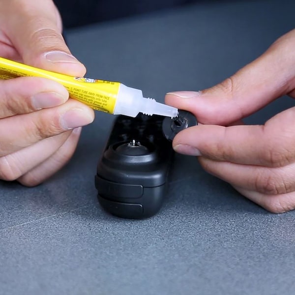 Super Glue The Original Super Glue Superunix Super Strength Cyanoacrylate Instant Bond Adhesive 0.1 oz - 11710504
