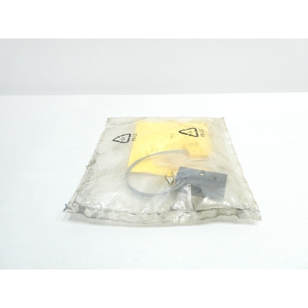 SENSOR DE PROXIMIDAD DE 10-30V-DC - NI2-Q6,5-AP6-0,16-FS4.4X3/S304