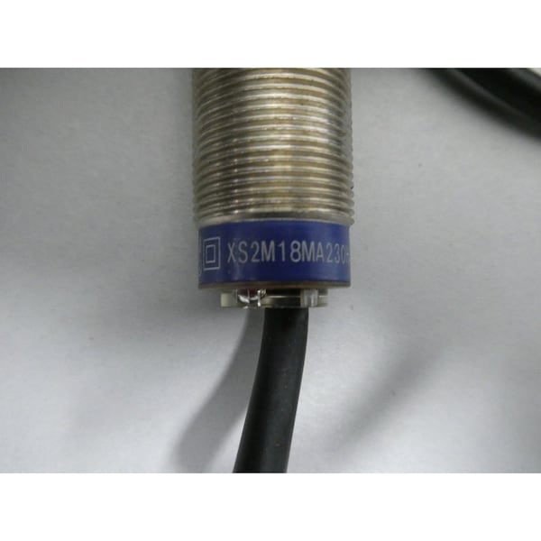 Interruptor de proximidad Telemecanique Sensors 24-240V-AC 24-240V-DC - XS2-M18MA230H4