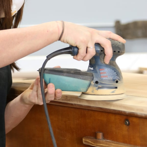 Gator Finishing 5" Red Resin Random Orbit Sander Hook and Loop Discs, 120 Fine Grit Prepare - 4342