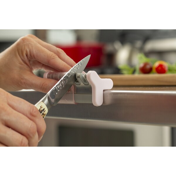 Smiths Consumer Products 2023 Smith'S Slide Sharp Edge Grip 4-Slot Pink - SMI-51135