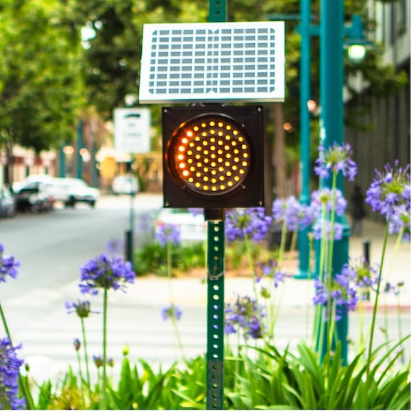 Soltech BEACON 8 in. Solar-Powered Yellow Flashing Traffic Light Sign - STLBCNS8DYL