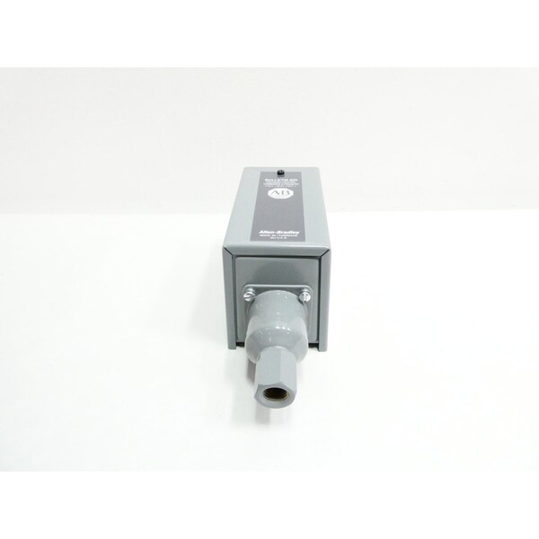 Interruptor de presión Allen Bradley 4-150PSI 24-600V-AC 125-250V-DC - 836-C7A