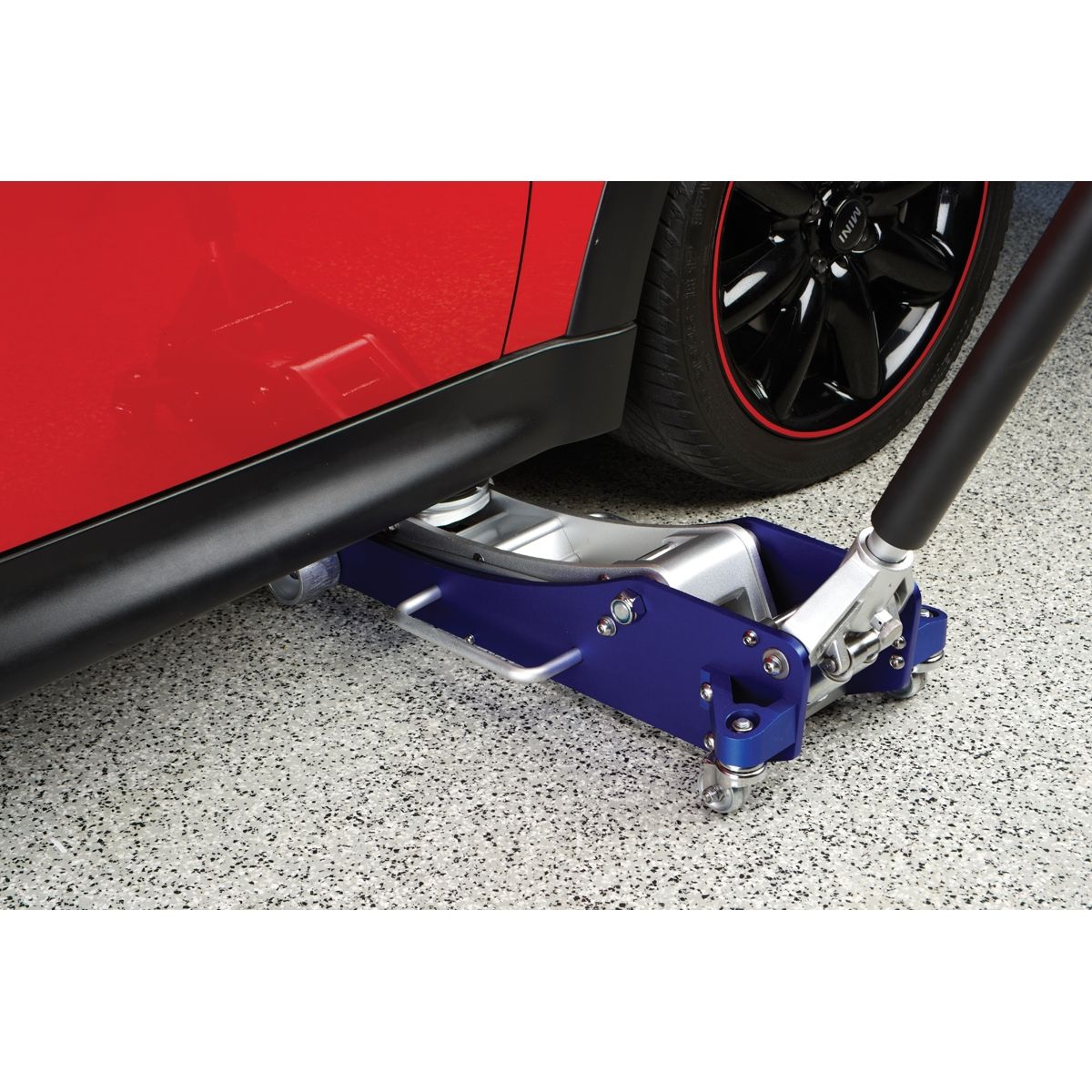 Gato de piso de carreras de aluminio de perfil bajo Pittsburgh Automotive de 2.5 toneladas con bomba RÁPIDA - 64543