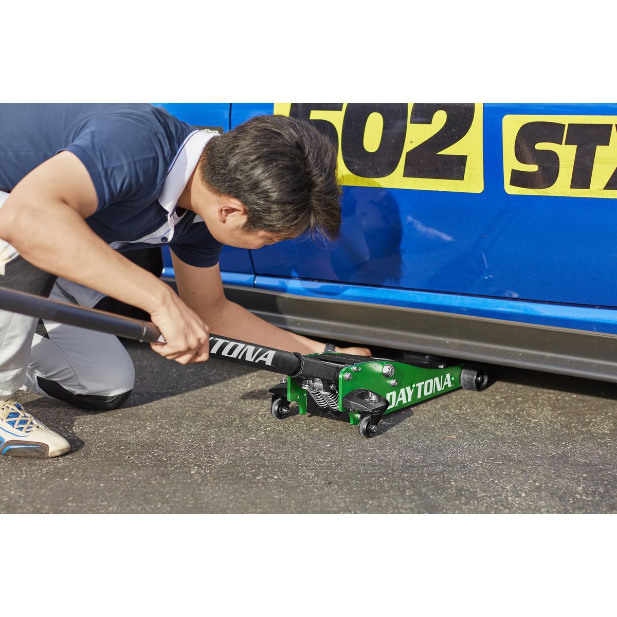 Gato de piso de aluminio de la serie profesional de carreras Daytona 1.5 toneladas con BOMBA RÁPIDA - 58206