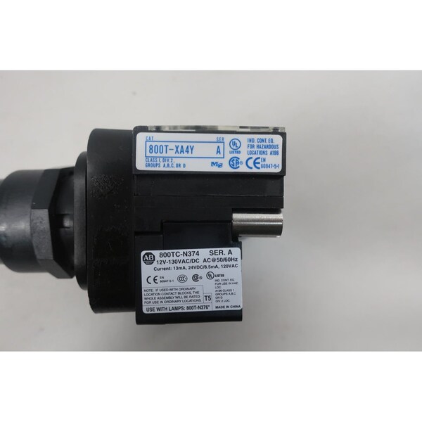 Botón pulsador iluminado verde de 12-130V CA 12-130V CC - 800H-QRBH2GA4Y de Allen Bradley.