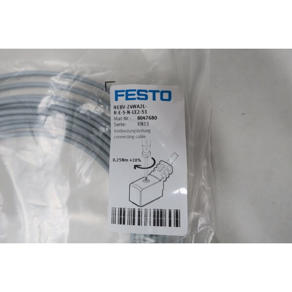 Cable de cordón de conexión Festo - NEBV-Z4WA2L-R-E-5-N-LE2-S1 8047680