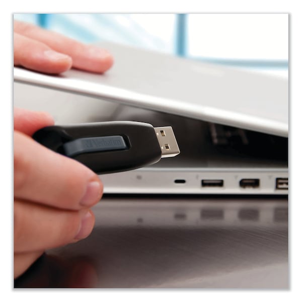 Verbatim Store 'n' Go V3 USB 3.0 Drive, 8 GB, Black/Gray - 49171