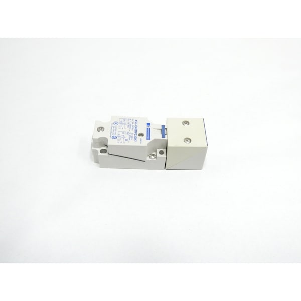 Interruptor de proximidad Telemecanique Sensors 24-240V-AC - XS7 C40MP230H7
