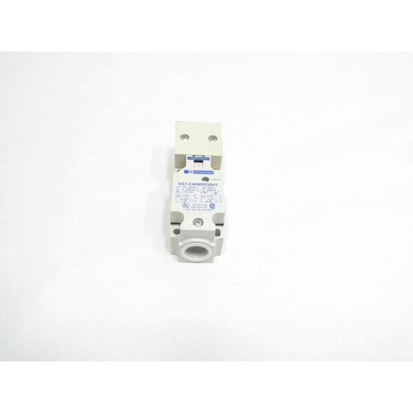 Interruptor de proximidad Telemecanique Sensors 24-240V-AC - XS7 C40MP230H7