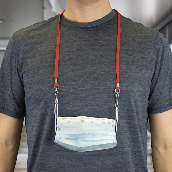 Advantus Lanyard, Breakaway, w/J-hook Clips, f/Face Masks, 30"L, 10/PK, RD 20PK - AVT76115
