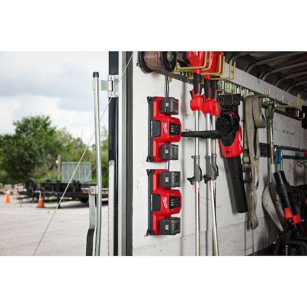 Milwaukee Tool M18 Dual Bay Simultaneous Super Charger w/ 4 Point Mounting - 48-59-1816
