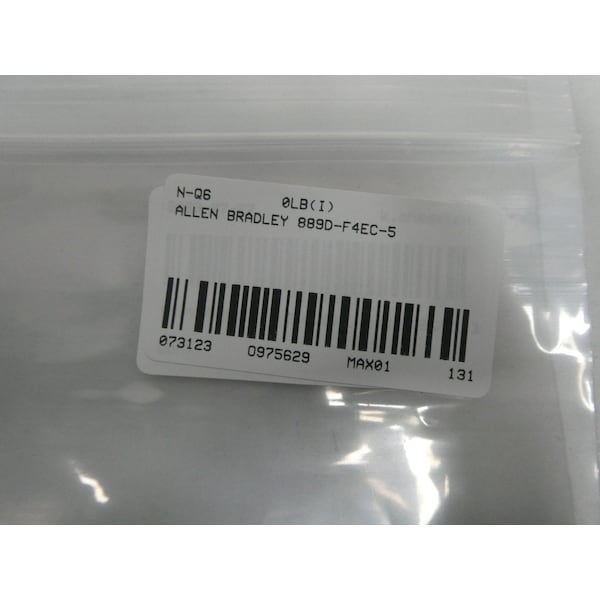 CABLE QD RECTO DE 4 PINES DE CC MICRO DE Allen Bradley 5M CABLE - 889D-F4EC-5