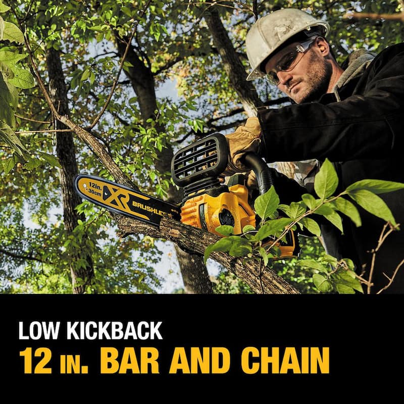 Kit de motosierra inalámbrica sin escobillas DEWALT 20V MAX de 12 pulgadas con (1) batería de 5 Ah y cargador - DCCS620P1