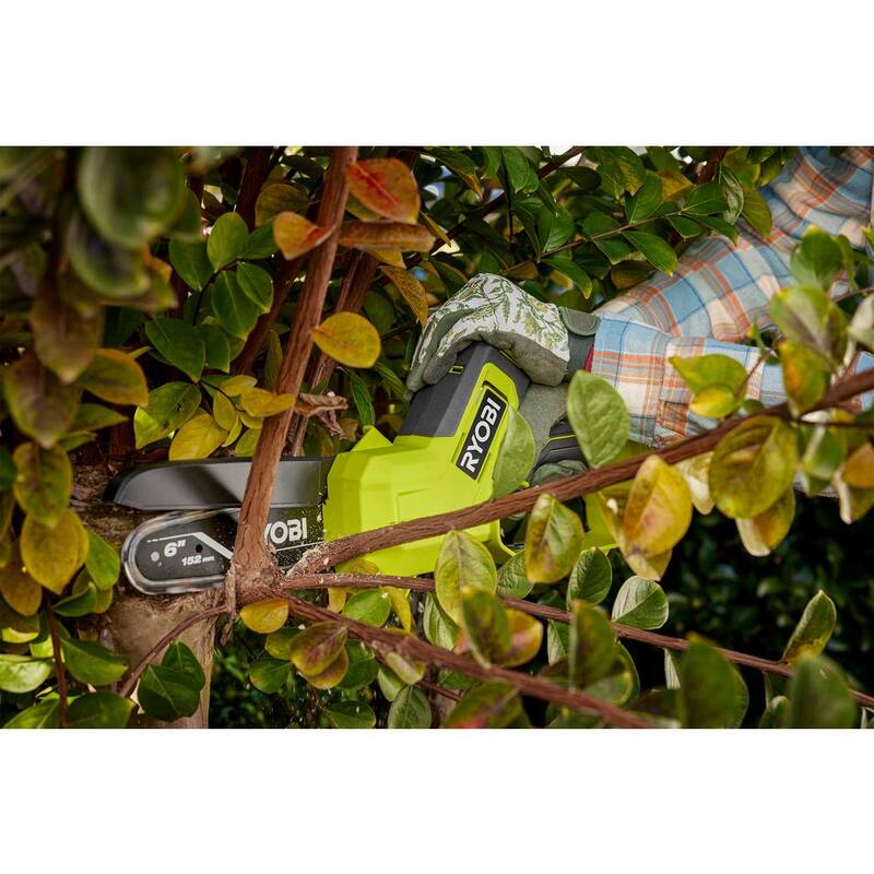 RYOBI ONE+ 18V 6 pulgadas. Sierra de poda compacta inalámbrica con batería (herramienta solamente) - PCLCW01B