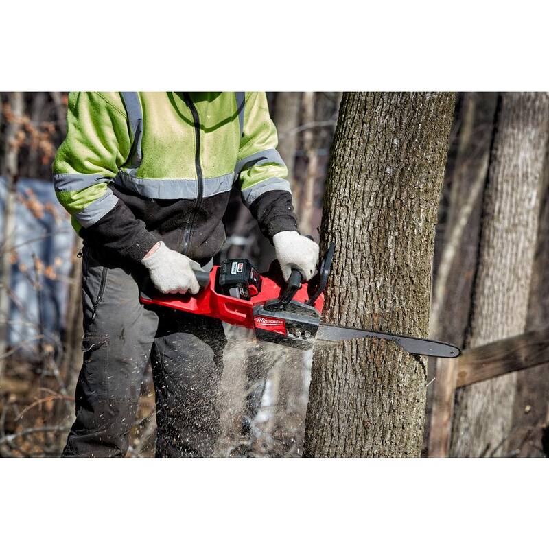 Milwaukee M18 FUEL 16 in. 18V Lithium-Ion Brushless Battery Chainsaw (Solo la herramienta)(2 herramientas) - 2727-20-2727-20