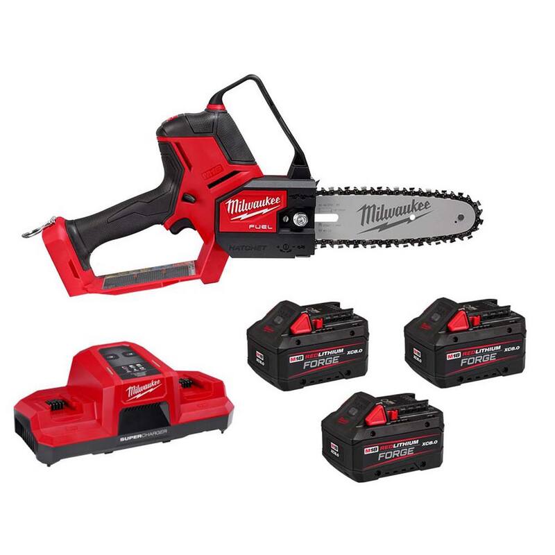 Si estás traduciendo un título y no quieres traducir la marca del producto, podrías decir:

Podadora de poda con sierra Milwaukee M18 Fuel 18V Brushless de 8 pulgadas con (3) baterías de Forge XC 8.0 Ah y cargador súper dual simultáneo de bahía dual - 3004-20-48-59-1881SC-48-11-1881X2.