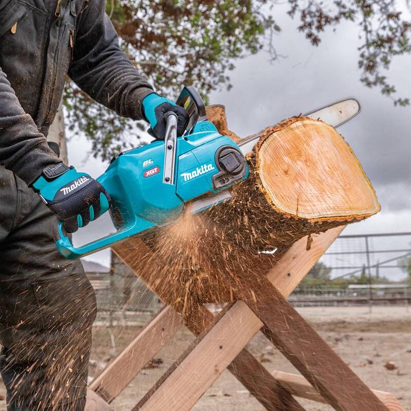 Makita XGT 16 pulgadas 40V máx Kit de motosierra eléctrica sin escobillas con batería (4.0Ah) - GCU05M1
