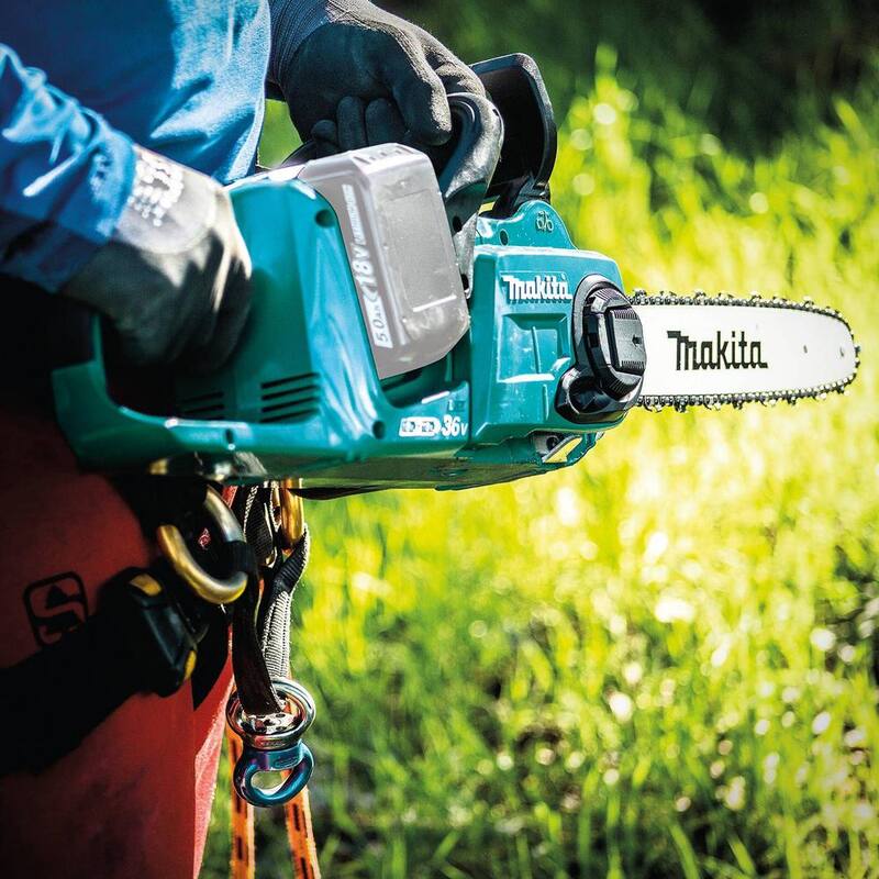 Makita 14 pulgadas 18-Volt X2 (36-Volt) LXT Sierra de cadena con batería sin escobillas y cargador óptimo dual de puerto rápido de 18-Volt LXT de bonificación - XCU03Z-DC18RD
