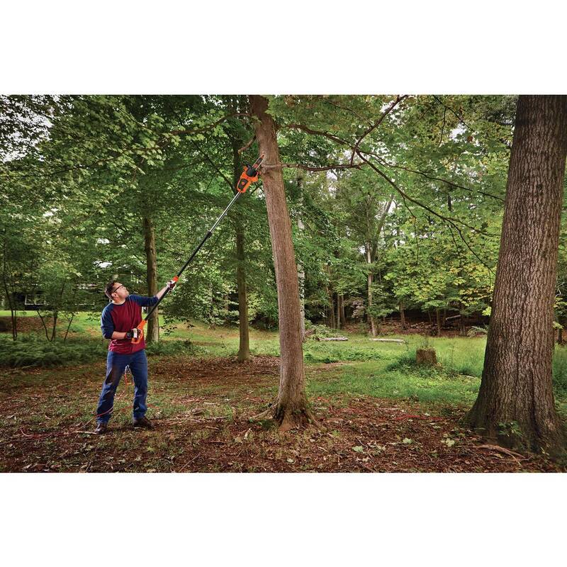 Si seleccionamos replicar el mismo texto sin traducir la marca del producto, tendríamos lo siguiente:

BLACK+DECKER 10 in. 8 AMP Corded Electric Chainsaw with Pole Attachment - BECSP601

Esta frase se traduce como:

Sierra eléctrica con cable BLACK+DECKER de 10 pulgadas y 8 amperes con accesorio de poste - BECSP601.