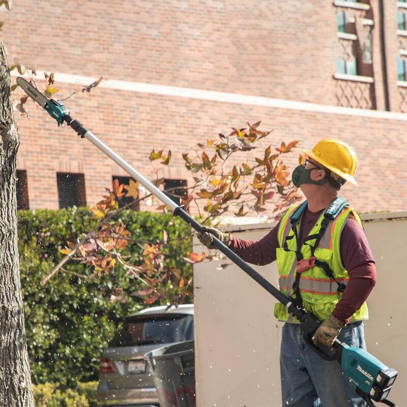 Si necesitas el producto en español, la traducción sería:

Makita LXT 18V X2 (36V) Sierra de pértiga telescópica inalámbrica de 10 pulgadas con tecnología de litio ionizado sin escobillas, kit de sierra de poste de 13 pies y batería de 5.0 Ah - XAU02PTB