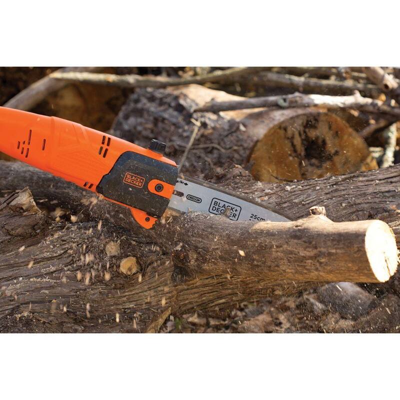 Sierra eléctrica de poste con lubricador automático de 10 pulgadas y 6.5 amperes de BLACK+DECKER - PP610