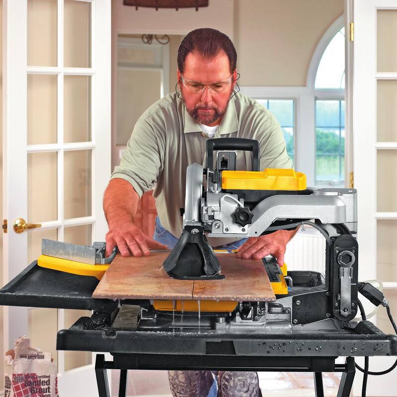 Sierra húmeda para azulejos DEWALT de 10 pulgadas - D24000