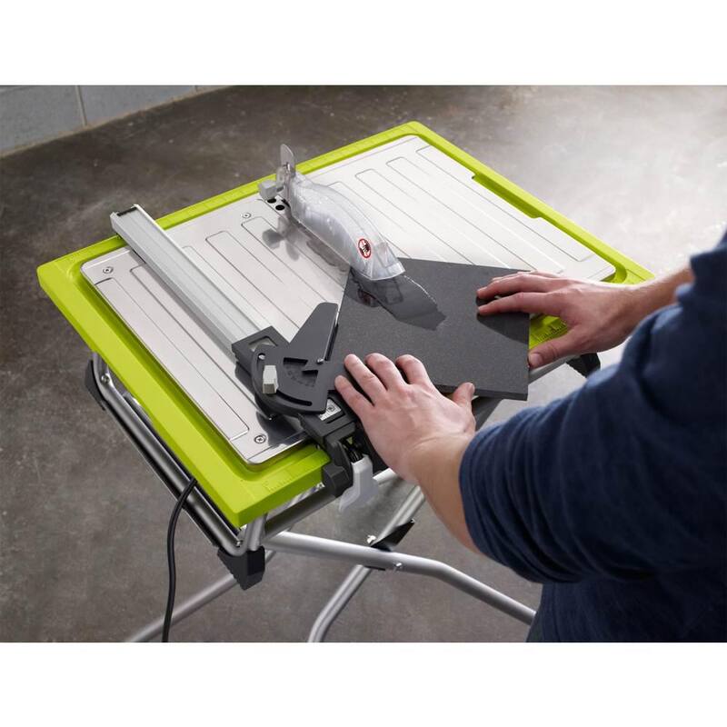 RYOBI 7 pulgadas 4.8 Amperios Sierra de baldosas húmedas con cable y soporte - WS722SN