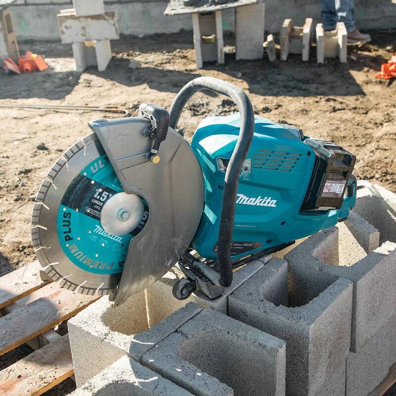 Makita 80V max (40V max X2) XGT Cortadora de energía inalámbrica sin escobillas de 14 pulgadas con kit de 4 baterías (8.0Ah) - GEC01PL4
