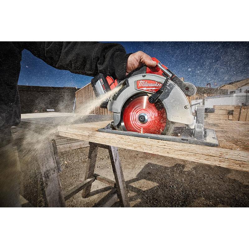 Sierra circular inalámbrica de 18V con batería de iones de litio de 7-1/4 pulgadas con alta capacidad de descarga XC 8.0Ah - 2732-20-48-11-1880