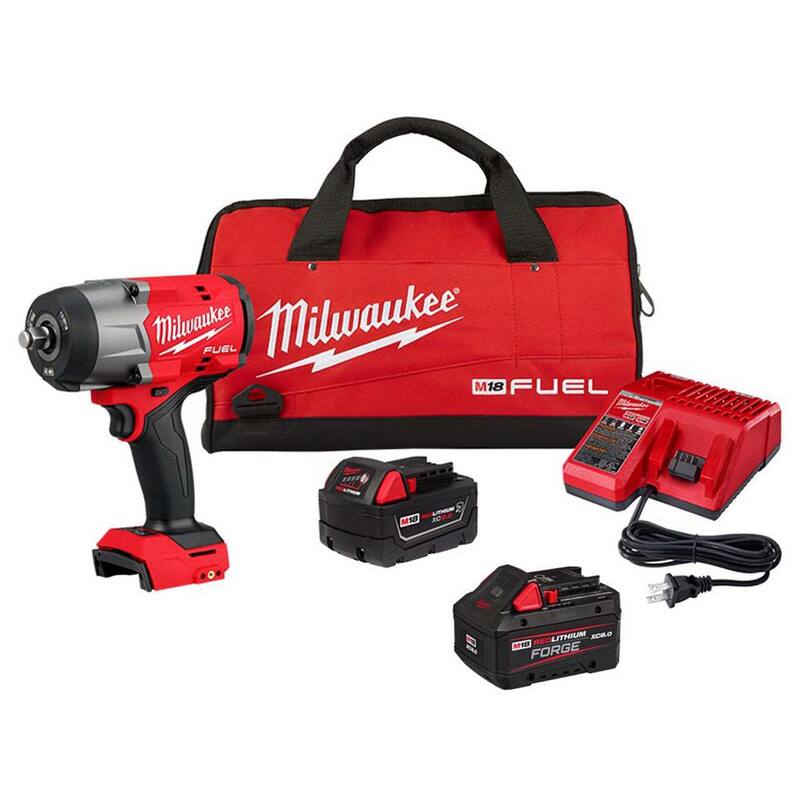 Llave de impacto inalámbrica sin escobillas Milwaukee M18 FUEL de 18V con batería de 5.0 Ah y paquete de batería FORGE XC de 8.0 Ah - 2967-21B-48-11-1881.