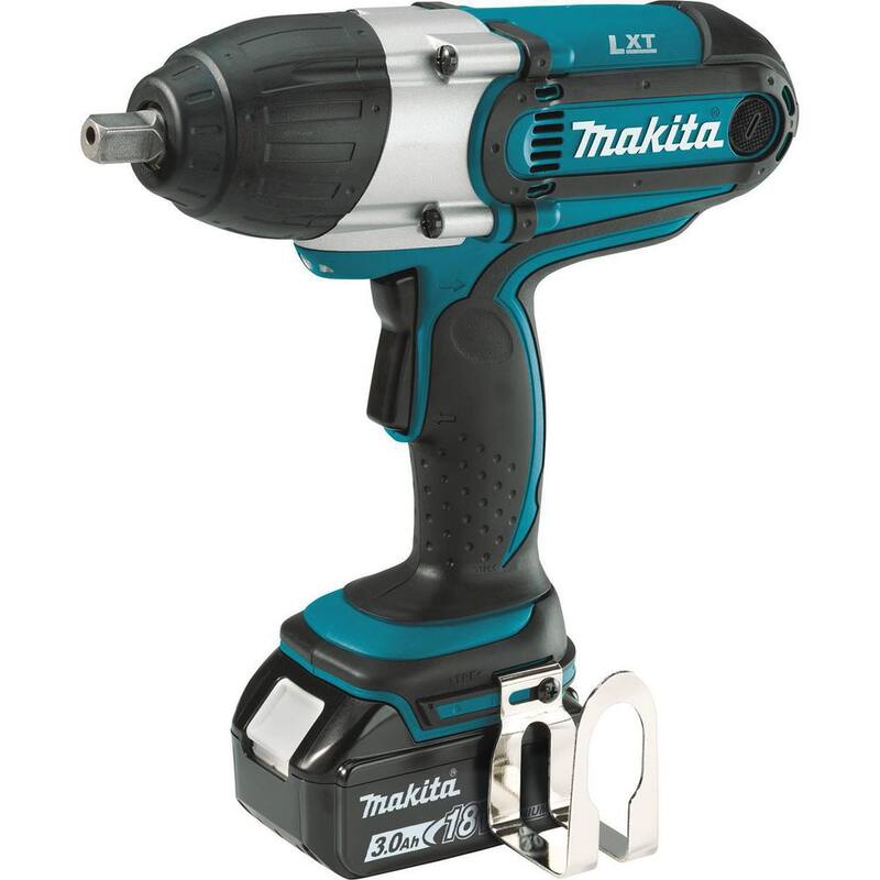 Juego de llave de impacto inalámbrica Makita 18V LXT de iones de litio de 1/2 pulg. con cuadro, (3.0Ah) - XWT04S1.
